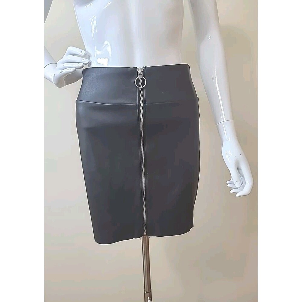 Express Skirt Faux Leather Short Mini Skirt Womens Size 2 Full Front Zip